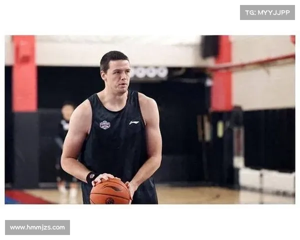 张庆鹏谈大卫·詹姆斯在篮球道路上的坚持与突破之艰难历程